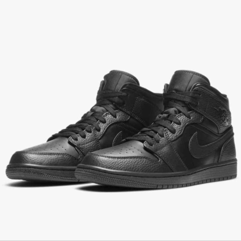 SOLD 🫶🏻 Air Jordan 1 Mid ‘Triple Black' Suede & Leather